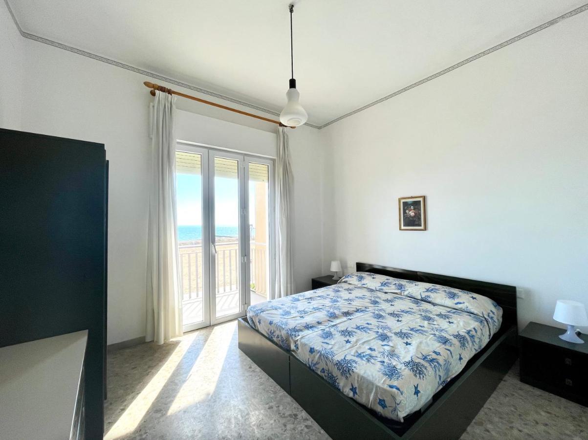 Villa Fronte Mare-Carraro Immobiliare Jesolo - Family Apartments Buitenkant foto