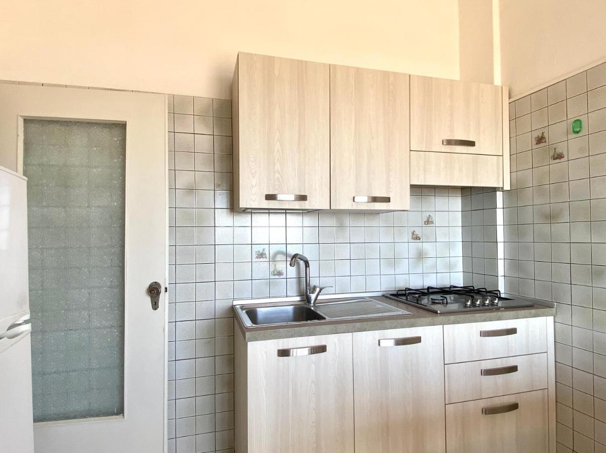 Villa Fronte Mare-Carraro Immobiliare Jesolo - Family Apartments Buitenkant foto